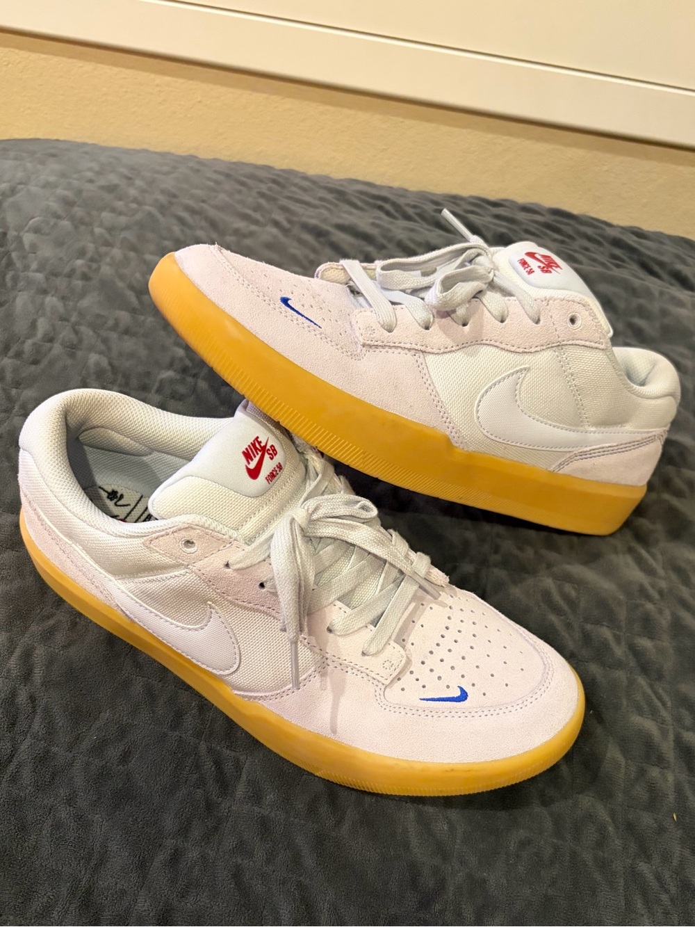 Nike Men’s Sneakers with Yellow Gum Sole and Blue Accent